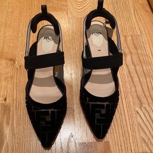 Stunning Fendi Black Velvet Colibri heels size 38 brand new never worn